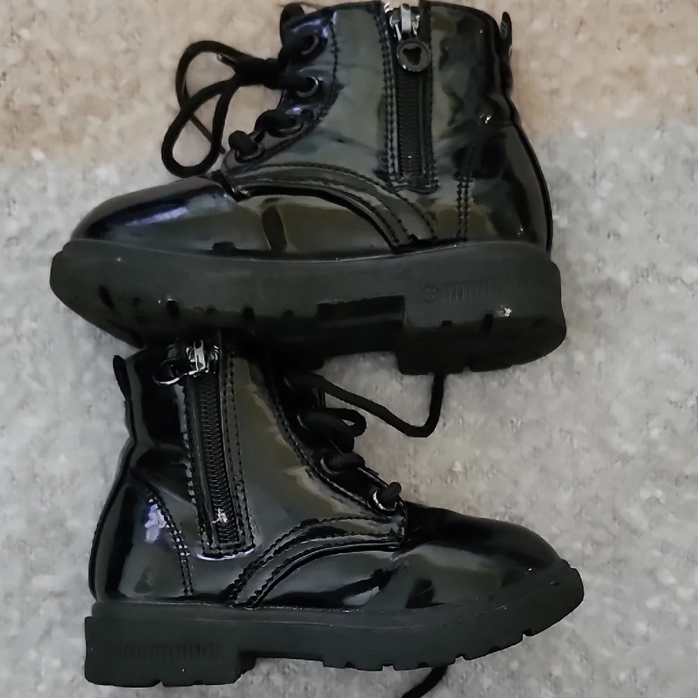 Kids/Girl Shiny Black Boots/Hiker Boots